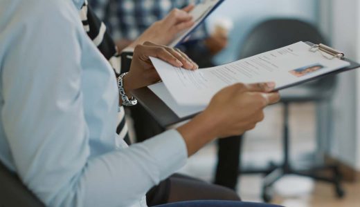 US JOB MARKET REMAINS STRONG BUT OTHER ECONOMIC DATA CONTINUES TO WEAKEN
